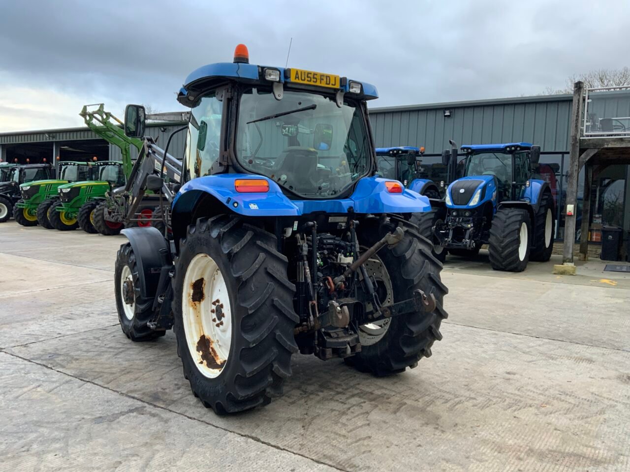 New Holland TS100A Tractor (ST25192) - Image 11