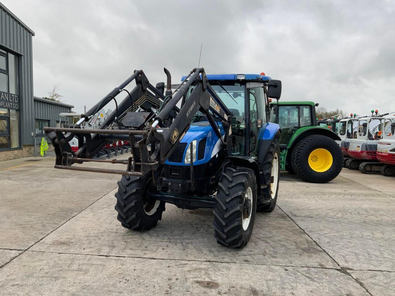 New Holland TS100A Tractor (ST25192) - Image 7