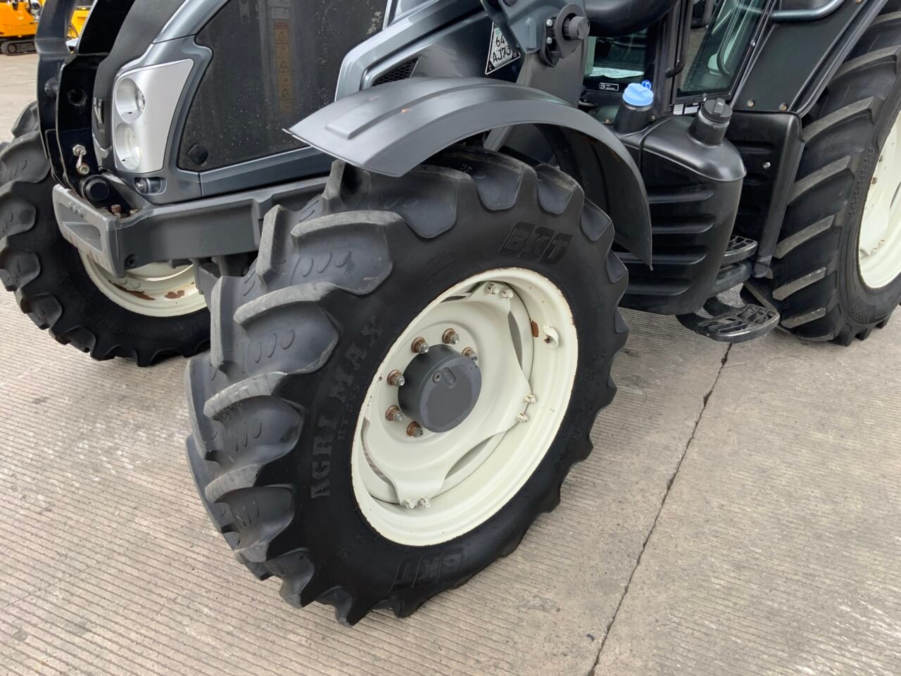 Valtra N103 Hi tech (ST23719) - Image 9