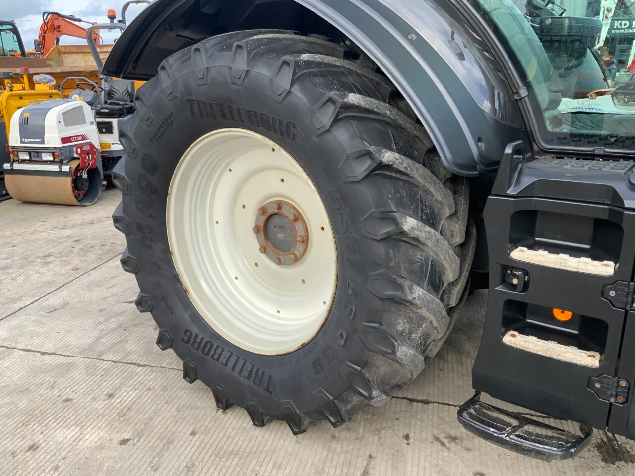 Valtra T174 Hi Tech Tractor (ST25043) - Image 12