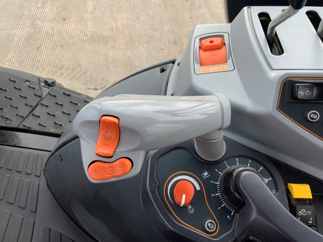 Valtra T174 Hi Tech Tractor (ST25043) - Image 3
